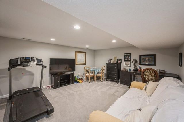 17505 26th Avenue N, Plymouth, MN 55447