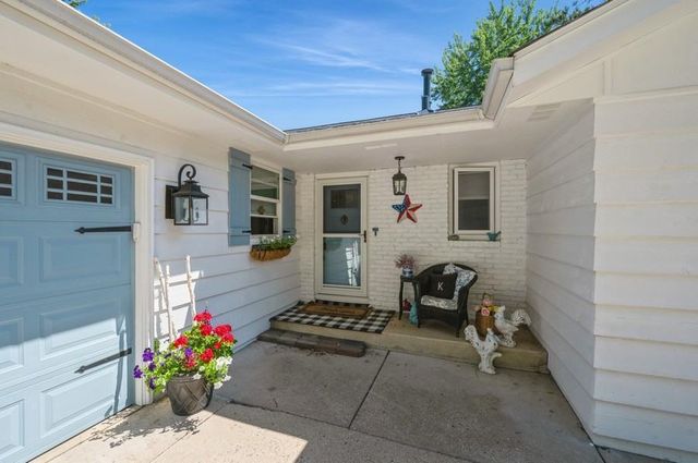 17505 26th Avenue N, Plymouth, MN 55447