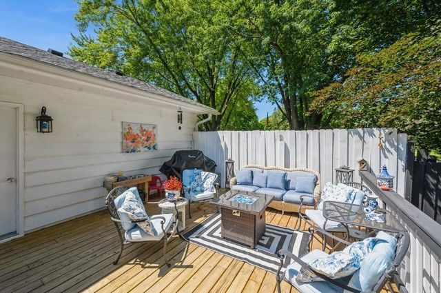 17505 26th Avenue N, Plymouth, MN 55447