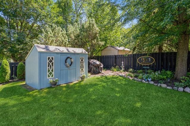 17505 26th Avenue N, Plymouth, MN 55447