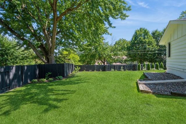 17505 26th Avenue N, Plymouth, MN 55447