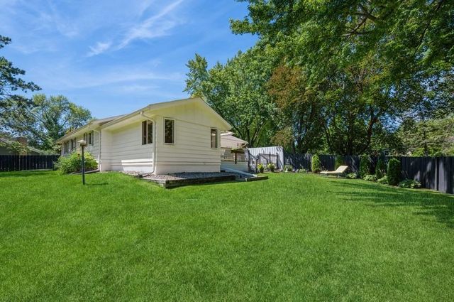 17505 26th Avenue N, Plymouth, MN 55447