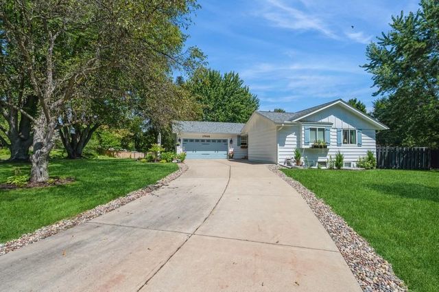 17505 26th Avenue N, Plymouth, MN 55447