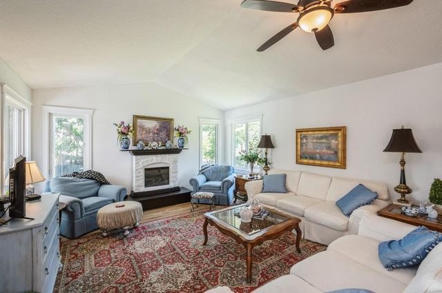 17505 26th Avenue N, Plymouth, MN 55447