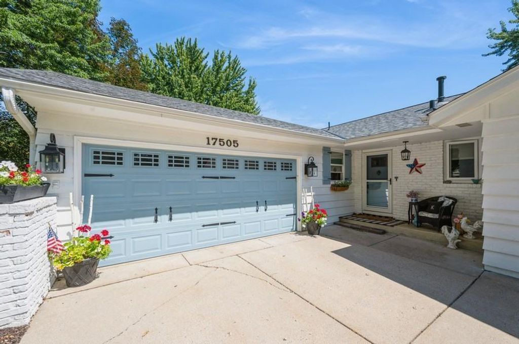 17505 26th Avenue N, Plymouth, MN 55447