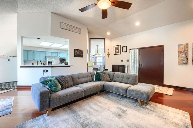 322 Allegheny Trail Lane, Garland, TX 75043