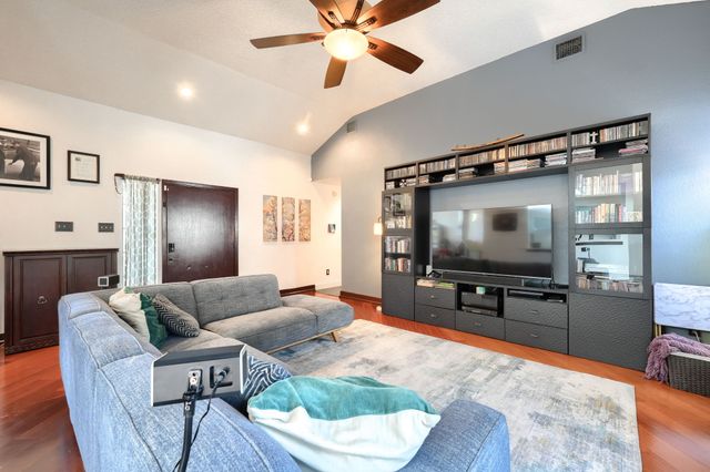 322 Allegheny Trail Lane, Garland, TX 75043