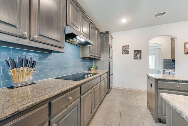 460 Harvest Grove Drive, Waxahachie, TX 75165