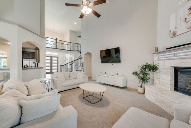 460 Harvest Grove Drive, Waxahachie, TX 75165