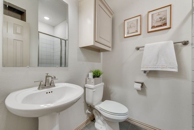 460 Harvest Grove Drive, Waxahachie, TX 75165