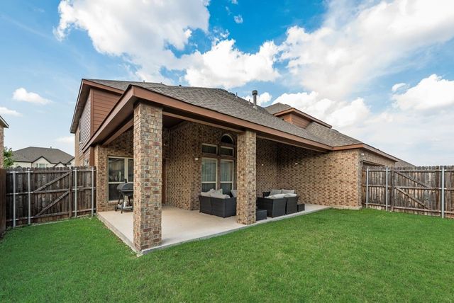 460 Harvest Grove Drive, Waxahachie, TX 75165