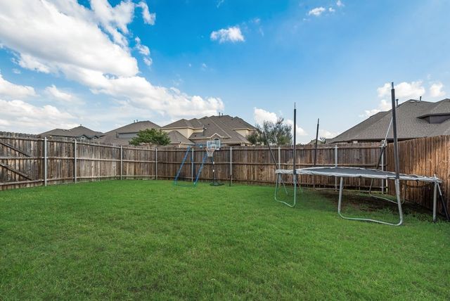 460 Harvest Grove Drive, Waxahachie, TX 75165