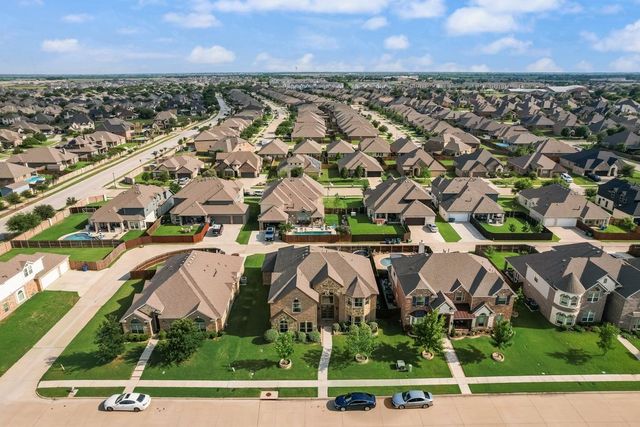 460 Harvest Grove Drive, Waxahachie, TX 75165