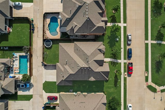 460 Harvest Grove Drive, Waxahachie, TX 75165