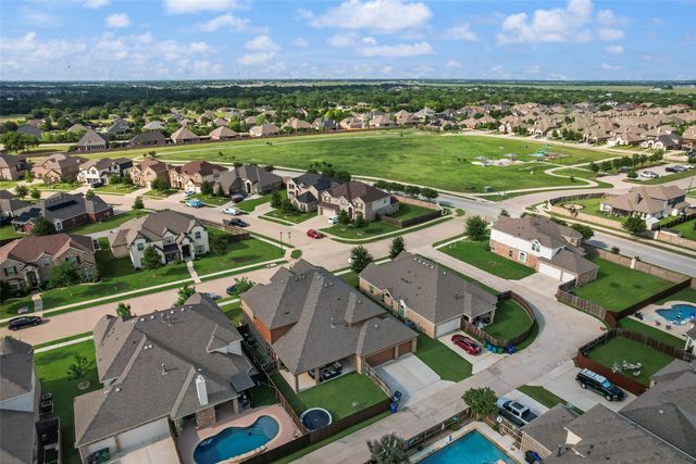 460 Harvest Grove Drive, Waxahachie, TX 75165