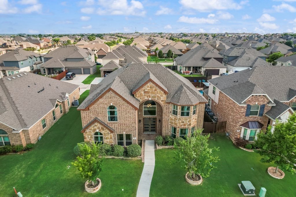 460 Harvest Grove Drive, Waxahachie, TX 75165