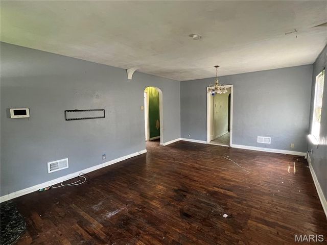 8770 Jordan Avenue, St Louis, MO 63147