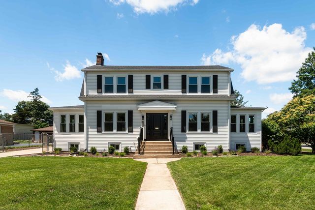 210 S Grace Street, Lombard, IL 60148