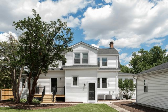 210 S Grace Street, Lombard, IL 60148