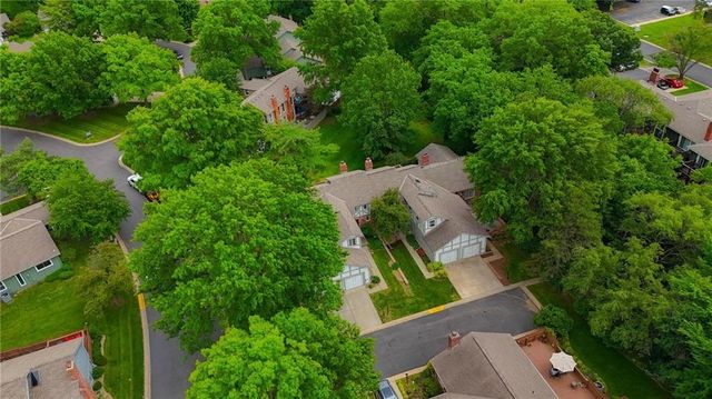 10103 Edelweiss Circle, Merriam, KS 66203