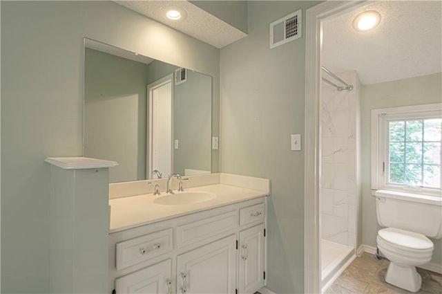 10103 Edelweiss Circle, Merriam, KS 66203