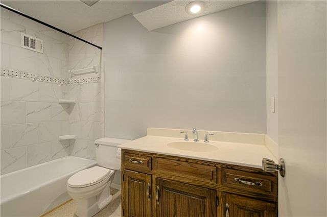 10103 Edelweiss Circle, Merriam, KS 66203