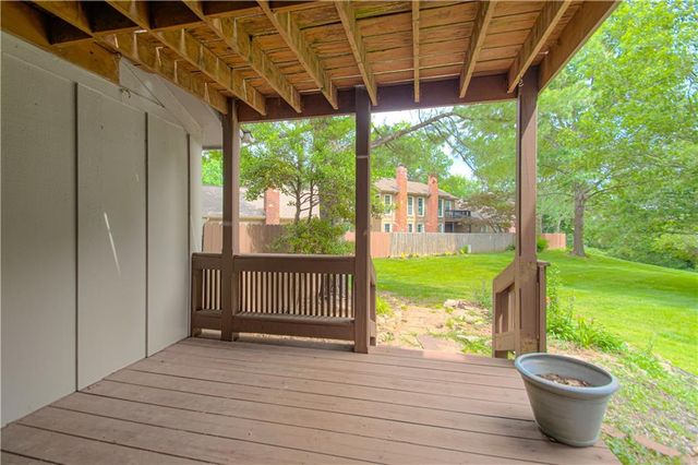 10103 Edelweiss Circle, Merriam, KS 66203