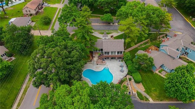 10103 Edelweiss Circle, Merriam, KS 66203