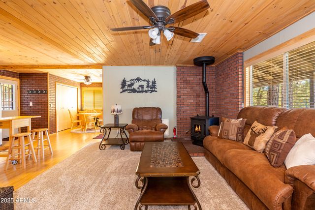 105 HUNTER Place, Munds Park, AZ 86017