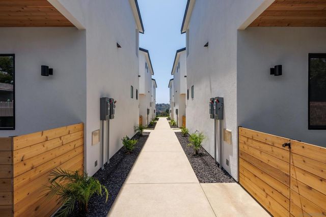 4578 Jicarillo Ave, San Diego, CA 92117
