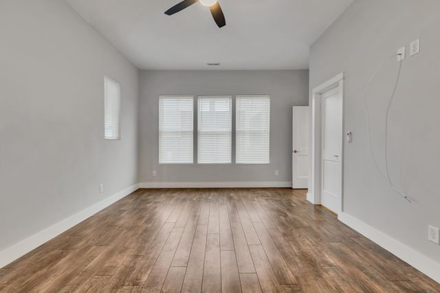 2402 Hyde St, Nashville, TN 37208