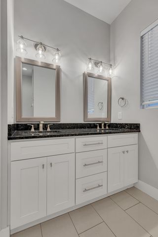 2402 Hyde St, Nashville, TN 37208