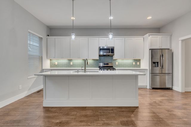 2402 Hyde St, Nashville, TN 37208