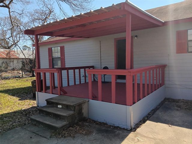 21427 North Street, New Caney, TX 77357