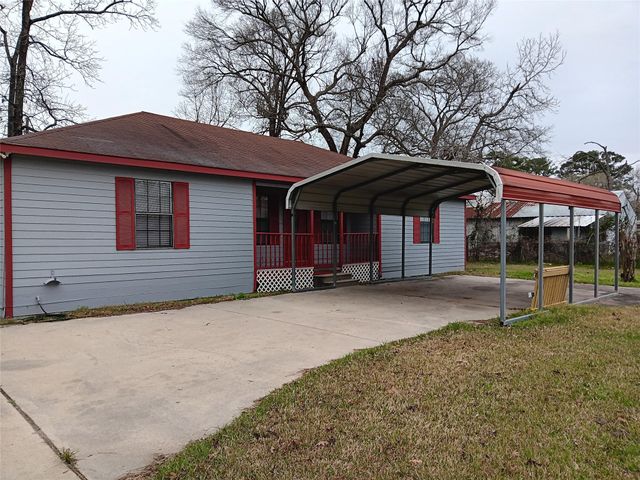 21427 North Street, New Caney, TX 77357