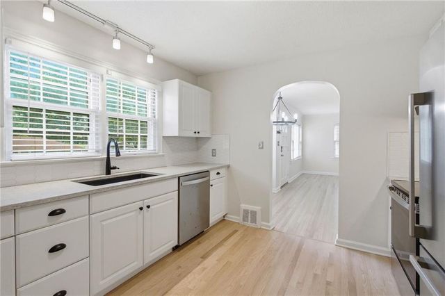 5239 Outlook Street, Mission, KS 66202