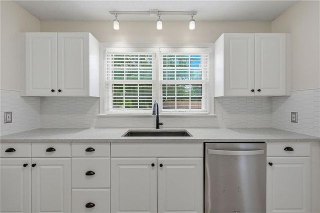 5239 Outlook Street, Mission, KS 66202