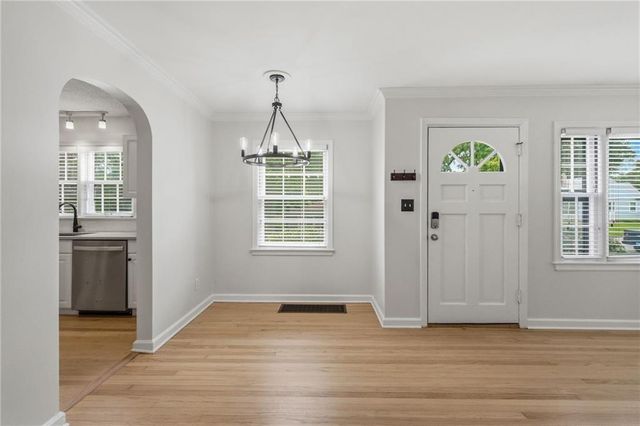 5239 Outlook Street, Mission, KS 66202
