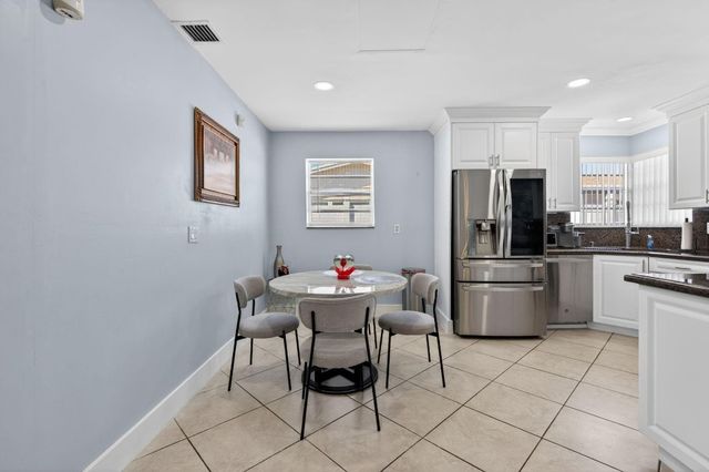 401 NW 39th Street, Deerfield Beach, FL 33064