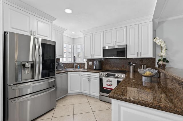 401 NW 39th Street, Deerfield Beach, FL 33064