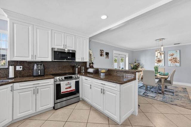 401 NW 39th Street, Deerfield Beach, FL 33064