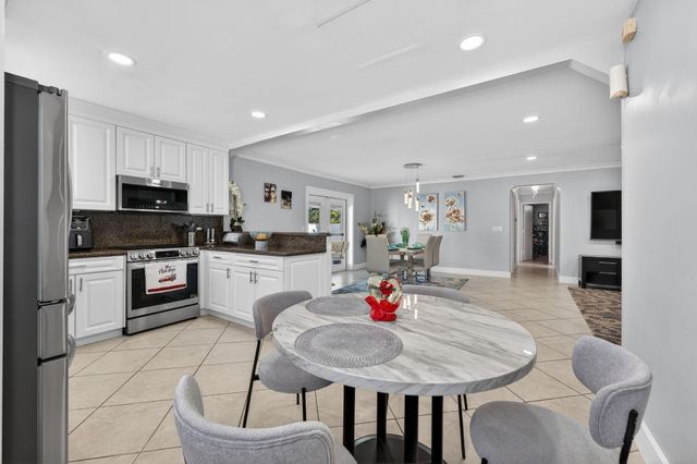 401 NW 39th Street, Deerfield Beach, FL 33064