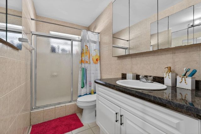 401 NW 39th Street, Deerfield Beach, FL 33064