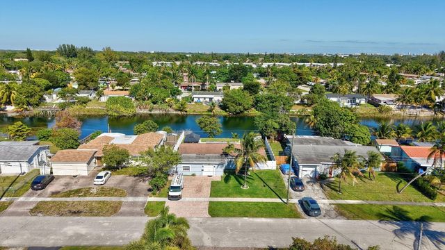 401 NW 39th Street, Deerfield Beach, FL 33064