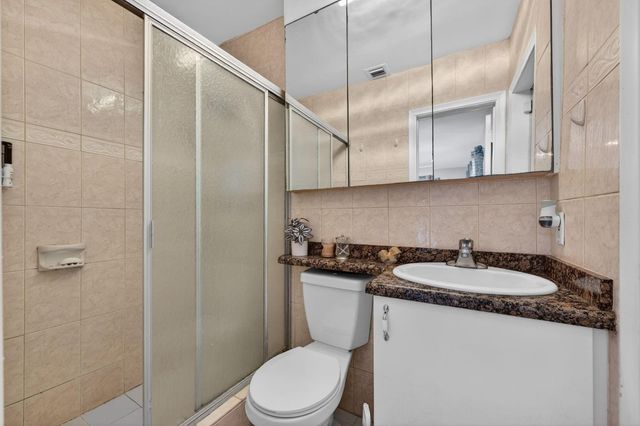 401 NW 39th Street, Deerfield Beach, FL 33064