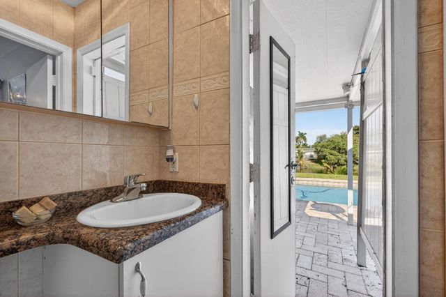 401 NW 39th Street, Deerfield Beach, FL 33064