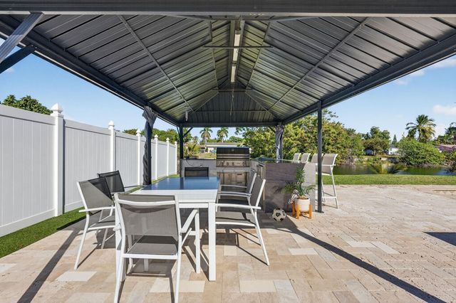 401 NW 39th Street, Deerfield Beach, FL 33064