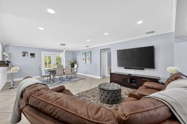 401 NW 39th Street, Deerfield Beach, FL 33064