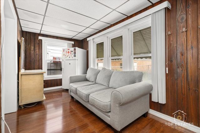 4641 S TRUMBULL Avenue, Chicago, IL 60632