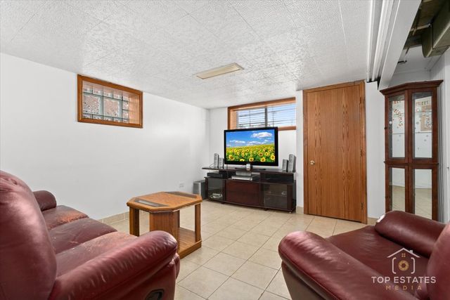 4641 S TRUMBULL Avenue, Chicago, IL 60632